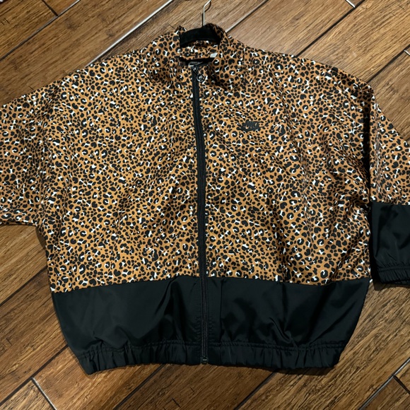 Nike Leopard Print Windbreaker Full Zip Jacket - Picture 10 of 15